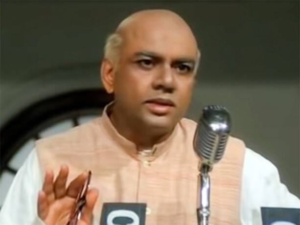 'सरदार' में परेश रावल ने सरदार वल्लभभाई पटेल का रोल अदा किया था. इस फिल्म के जरिए दर्शकों को सरदार वल्लभभाई पटेल की जिंदगी और वो किस तरह से स्वतंत्रता आंदोलन में शामिल हुए इसकी कहानी दिखाई गई. इस फिल्म का निर्देशन केतन मेहता द्वारा किया गया था.