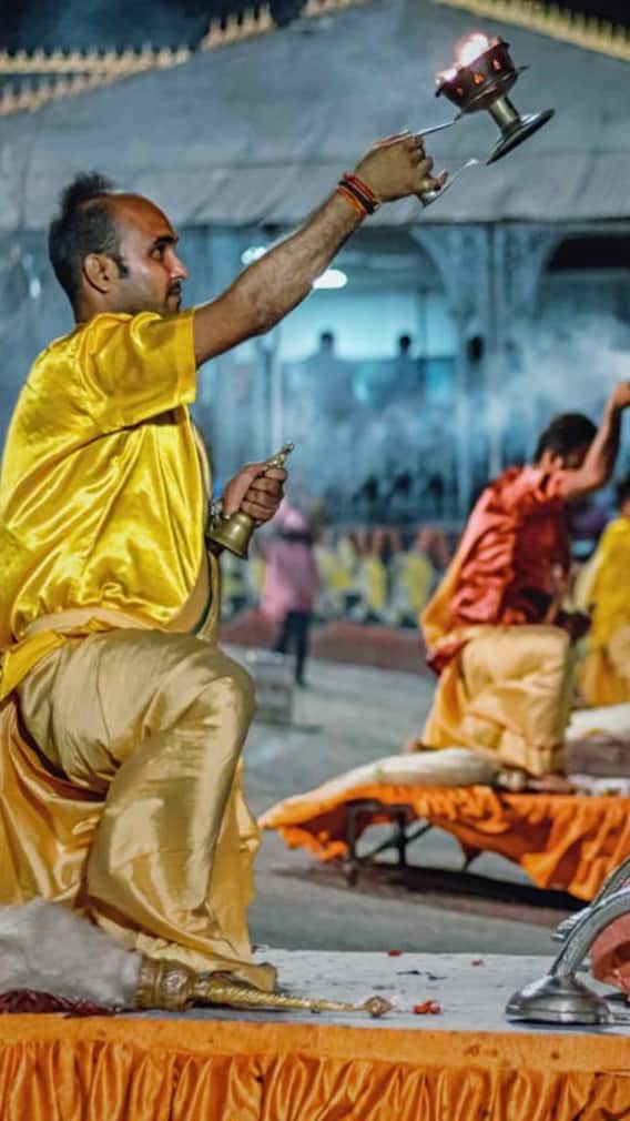 मंदिर का पुजारी बनने के लिए कौन सा कोर्स करना पड़ता है?