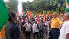 UP News: निजीकरण के विरोध में बिजली कर्मियों का फूटा गुस्सा, तिरंगा रैली निकालकर निर्णय निरस्त करने की मांग
