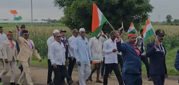 हा कार्यक्रम माजी सैनिकांनी एकत्र येऊन स्थापन केलेल्या वेंकटेश्वरा फॉर्मतर्फे आयोजित करण्यात आला.