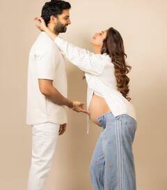 મેટરનિટી ફોટોશૂટમાં પતિ સાથે રોમેન્ટિક થઈ માલવિકા, સોશિયલ મીડિયા પર શેર કરી તસવીરો