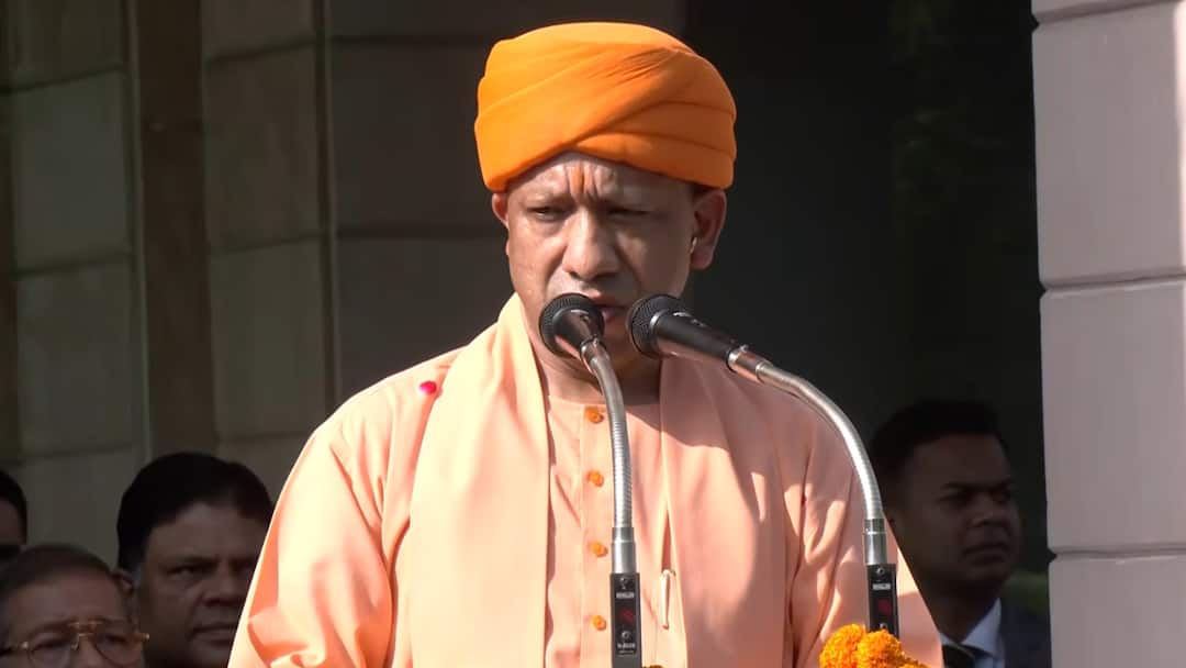 Independence Day 2025: सीएम योगी आदित्यनाथ ने लखनऊ में किया ध्वजारोहण, राष्ट्रपिता महात्मा गांधी को किया नमन् CM Yogi adityanath hoisted flag at official residence in Lucknow on 79th Independence Day Independence Day 2025: सीएम योगी आदित्यनाथ ने लखनऊ में किया ध्वजारोहण, राष्ट्रपिता महात्मा गांधी को किया नमन्