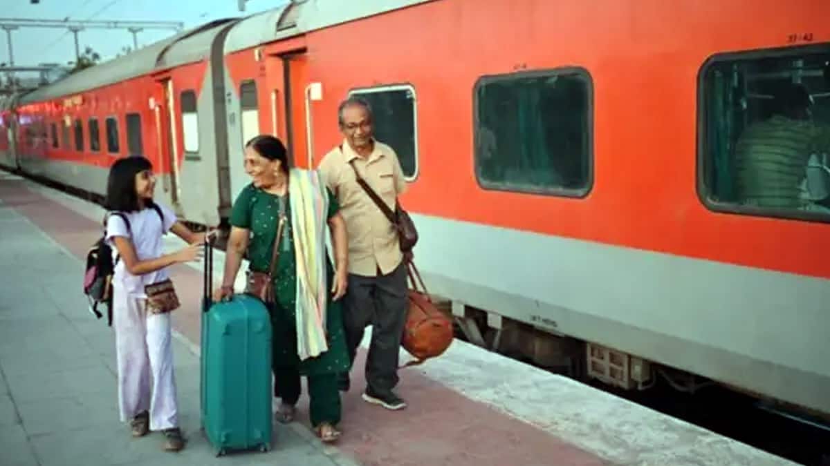 ரயில் பயணிகளுக்கு ரூ.10 லட்சம் வரை காப்பீடு! 45 பைசாவில் கிடைக்கும் ரகசியம்! IRCTC டிக்கெட் பயனர்களுக்கு மட்டுமே