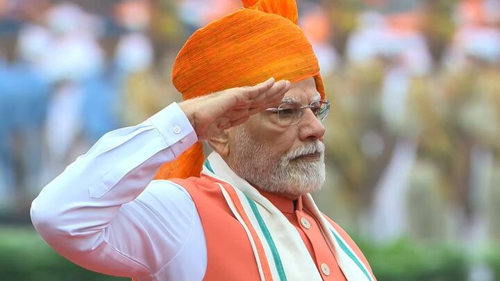 মোদি বলেন, আমাদের দেশ দীর্ঘ বহু বছর ধরে সন্ত্রাসকে সহ্য করে এসেছে। ..তবে এখন সন্ত্রাস এবং সন্ত্রাসবাদীদের লালন-পালনকারীদের, আমরা এবার আলাদা আলাদা মোটেই ভাবব না। ওরা মানবতার বিরুদ্ধে শত্রু। তাঁদের মধ্যে কোনও ফারাক'