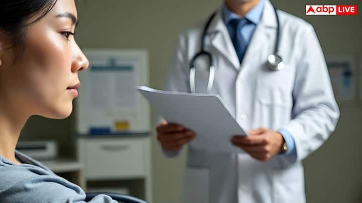 थोड़ा बहुत फर्क होना सामान्य है, लेकिन लगातार बड़ा अंतर आपके शरीर का अलार्म हो सकता है. दोनों हाथों का BP कभी-कभी मापना एक आसान और तेज़ तरीका है अपनी ब्लड सर्कुलेशन हेल्थ पर नज़र रखने का. अगली बार डॉक्टर अगर हाथ बदलकर BP लें तो समझ जाइए. यह सिर्फ चेकअप का हिस्सा है, बोरियत मिटाने के लिए नहीं.