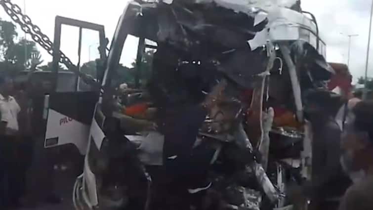 Bengal: 10 Dead, 35 Injured As Bus Carrying Pilgrims Hits Parked Truck In East Burdwan Bengal: 10 Dead, 35 Injured As Bus Carrying Pilgrims Hits Parked Truck In East Burdwan