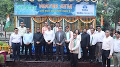 नोएडा प्राधिकरण ने शहरवासियों को दी 8वें वाटर एटीएम की सौगात, सीईओ ने किया उद्घाटन