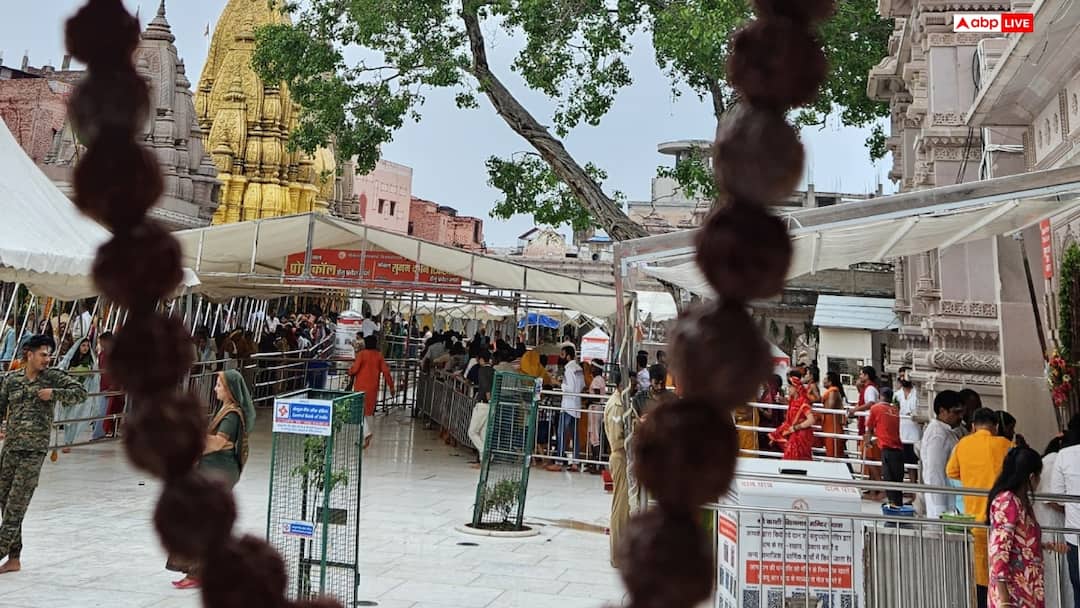Varanasi Independence day kashi Vishwanath temple flag hoisting special programs ann स्वतंत्रता दिवस पर काशी विश्वनाथ मंदिर में देशभक्ति और आध्यात्म का संगम, विशेष ध्वजारोहण व पूजन