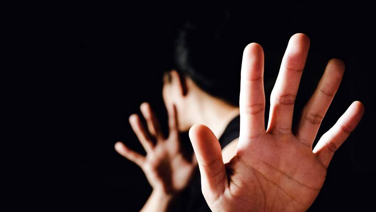 நடிகை மீனு குரியன் கைது: 10 ஆண்டுகளுக்குப் பின் வெளிவந்த அதிர்ச்சி! சிறுமிக்கு நேர்ந்த கொடுமை என்ன?