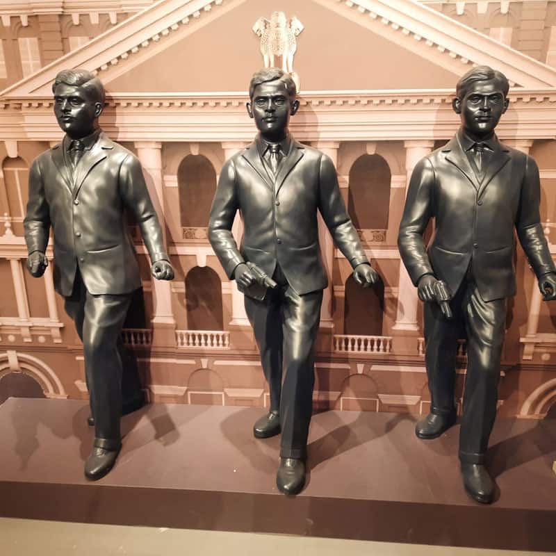 বিনয়-বাদলের সঙ্গে রাইটার্স বিল্ডিংয়ে ঢুকে ঝাঁঝরা করে দিয়েছিলেন অত্যাচারী সিম্পসনকে, ইংরেজ শাসককে কাঁদিয়ে ছেড়েছিলেন মায়ের ‘প্রিয় নসু’