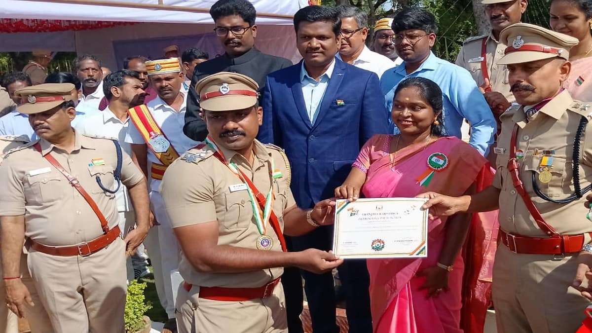 சுதந்திர தின கொண்டாட்டம்: தஞ்சாவூர், திருச்சி, அரியலூரில் உற்சாகம்!