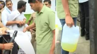 मंत्रालयाबाहेर नाशिकच्या आंदोलकांचा आत्मदहनाचा प्रयत्न; पेट्रोलच्या बाटल्या घेऊन जोरदार घोषणाबाजी, पोलिसांची वेळीच कारवाई