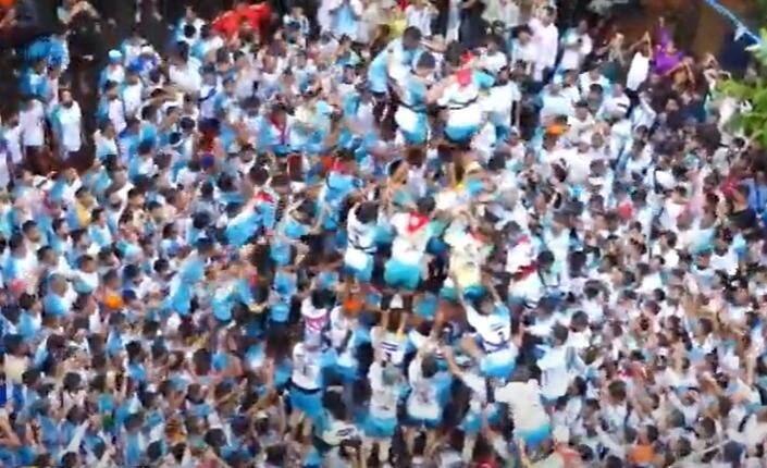 जय जवान गोविंदा पथक थर रचत असताना