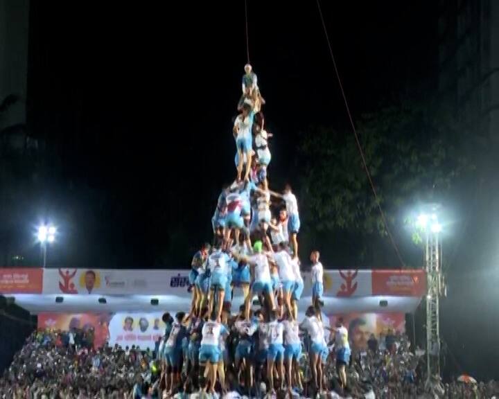 आयोजकांनी राजकारण करून आम्हाला बाहेर काढल्याचा आरोप जय जवान पथकाने केला होता.