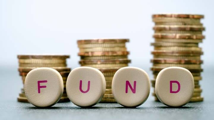 अगर कोई 15 साल तक हर महीने 500 रुपये जमा करता है. तो कुल निवेश 90000 रुपये होगा. सरकार की ओर से मिलने वाले ब्याज को जोड़कर मैच्योरिटी पर यह रकम लगभग 2.5 से 3 लाख रुपये तक हो सकती है. यही इसकी असली ताकत है कि छोटी बचत बड़ा फंड बना देती है.