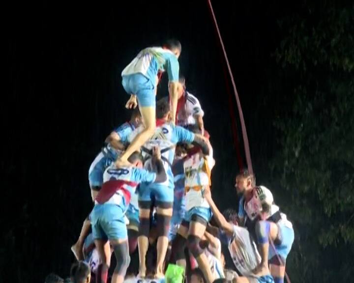 यामुळे सकाळपासून सुरू असलेला विश्वविक्रमाचा आणि पथकांतील वादाचा मुद्दा दिवसभरात दुसऱ्यांदा गाजला.