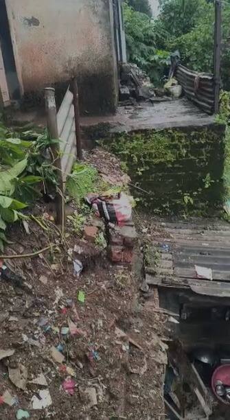 वर्षानगर ही पार्कसाइट विभागातील मोठी डोंगराळवस्ती असून इथे वारंवार अशा घटना घडत असल्याने नगरिकामध्ये भीतीचे वातावरण आहे. सध्या घटनास्थळी सर्व मलबा काढण्यात आला आहे. तसेच आजूबाजूची घरे रिकामी करण्यात आली आहेत.