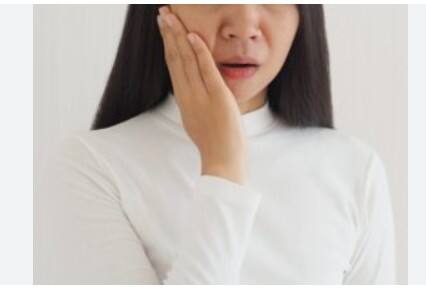 ਚਿਹਰੇ 'ਤੇ ਅਚਾਨਕ ਸੋਜ: ਜੇਕਰ ਤੁਹਾਡਾ ਚਿਹਰਾ ਕੁਝ ਦਿਨਾਂ ਵਿੱਚ ਸੁੱਜਿਆ ਮਹਿਸੂਸ ਹੁੰਦਾ ਹੈ ਜਾਂ ਬਿਨਾਂ ਕਿਸੇ ਕਾਰਨ ਭਾਰ ਵਧ ਜਾਂਦਾ ਹੈ, ਤਾਂ ਇਹ ਸਰੀਰ ਵਿੱਚ ਤਰਲ ਪਦਾਰਥ ਜਮ੍ਹਾ ਹੋਣ ਦਾ ਸੰਕੇਤ ਹੋ ਸਕਦਾ ਹੈ, ਜੋ ਕਿ ਗੁਰਦੇ ਫੇਲ੍ਹ ਹੋਣ ਦਾ ਸ਼ੁਰੂਆਤੀ ਲੱਛਣ ਹੈ।