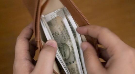 ਦੱਸ ਦੇਈਏ ਕਿ ਇਸ ਯੋਜਨਾ ਦੇ ਤਹਿਤ ਨੌਜਵਾਨਾਂ ਨੂੰ ਨੌਕਰੀ ਸ਼ੁਰੂ ਕਰਨ 'ਤੇ 15000 ਰੁਪਏ ਮਿਲਣਗੇ। ਇਹ ਯੋਜਨਾ ਕੀ ਹੈ ਅਤੇ ਨੌਜਵਾਨਾਂ ਨੂੰ ਇਸ ਵਿੱਚ ਕਿਵੇਂ ਲਾਭ ਮਿਲੇਗਾ। ਆਓ ਤੁਹਾਨੂੰ ਇਸ ਪ੍ਰਧਾਨ ਮੰਤਰੀ ਵਿਕਾਸ ਭਾਰਤ ਯੋਜਨਾ ਨਾਲ ਜੁੜੀ ਪੂਰੀ ਜਾਣਕਾਰੀ ਦੱਸਦੇ ਹਾਂ।