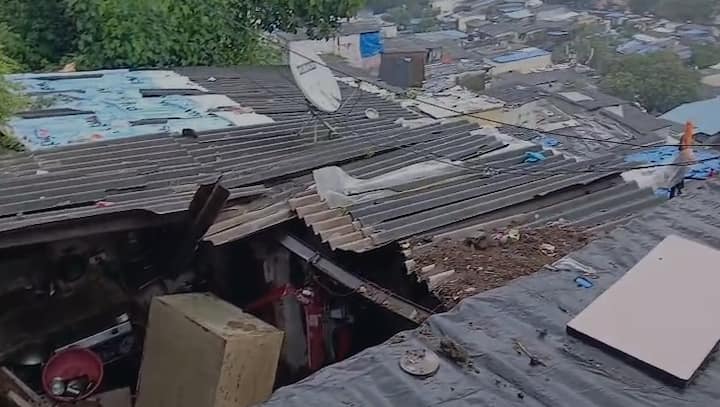 मिश्रा कुटुंबाला पालिकेने घर सोडायला सांगितले होते. मात्र, मिश्रा कुटुंब तिकडेच वास्तव्याला होते.