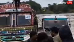 तेलंगाना में भारी बारिश का कहर, एसडीआरएफ ने फंसे परिवार को बचाया, जारी हुआ अलर्ट