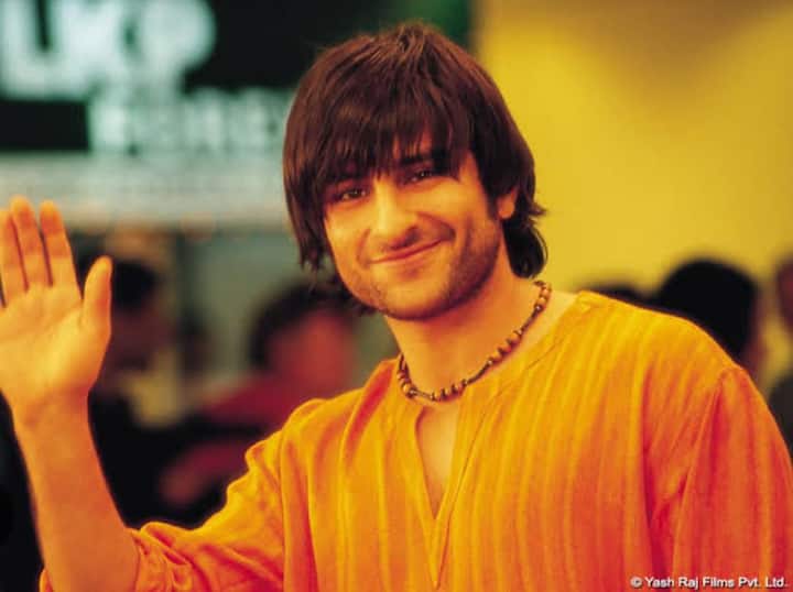 Ek Hasina Thi (2004) Charming at first, then devastatingly cruel — Saif’s smooth-talking conman was both seductive and terrifying. A revenge thriller that flipped his nice-guy image into something icy and unforgettable.
