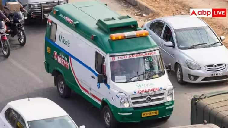 ইচ্ছাকৃতভাবে অ্যাম্বুলেন্সের পথ আটকালে বড় জরিমানা, এখনই এই নিয়মগুলো জেনে নিন ইচ্ছাকৃতভাবে অ্যাম্বুলেন্সের পথ আটকালে বড় জরিমানা, এখনই এই নিয়মগুলো জেনে নিন