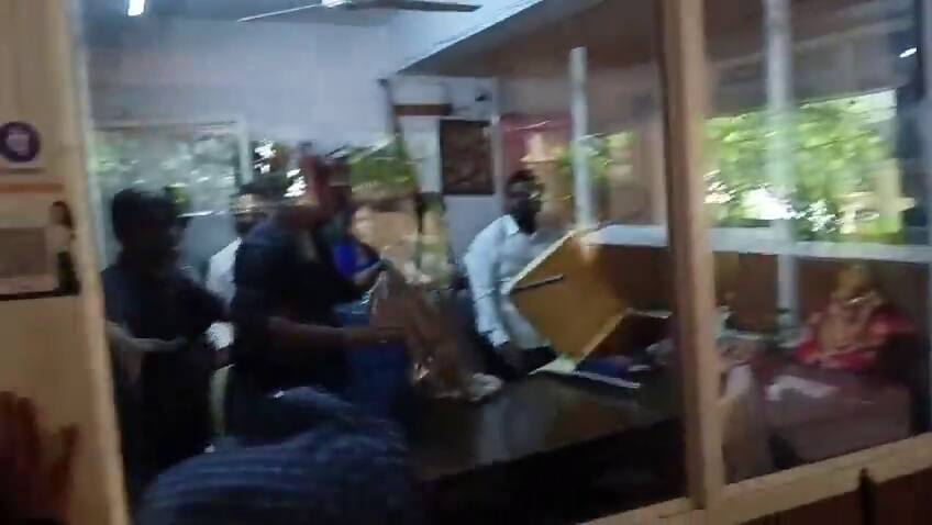 Hyderabad Crime News: మైనర్ పై హాస్టల్ యజమాని లైంగిక వేధింపులు, చితకబాదిన బాలిక తల్లిదండ్రులు, బంధువులు