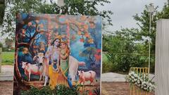 जन्माष्टमी पर मंदिरों में उमड़ा भक्तों का सैलाब! अद्भुत श्रृंगार और दिव्य अनुभव, देखें तस्वीरें!