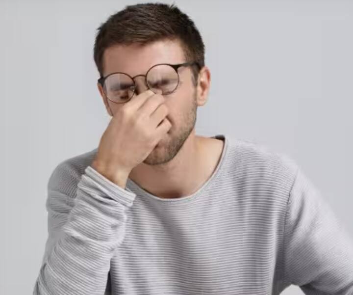 ਭੁੱਖ ਨਾ ਲੱਗਣਾ ਅਤੇ ਜੀ ਮਚਲਣਾ: ਗੁਰਦੇ ਦੀ ਸੋਜਸ਼ ਕਾਰਨ ਖੂਨ ਵਿੱਚ ਰਹਿੰਦ-ਖੂੰਹਦ ਇਕੱਠਾ ਹੋ ਜਾਂਦੀ ਹੈ, ਜਿਸ ਨਾਲ ਪੇਟ ਦੀਆਂ ਸਮੱਸਿਆਵਾਂ ਹੁੰਦੀਆਂ ਹਨ। ਭੁੱਖ ਨਾ ਲੱਗਣਾ, ਮਤਲੀ ਜਾਂ ਉਲਟੀ ਕਰਨ ਦੀ ਇੱਛਾ ਗੁਰਦੇ ਦੀਆਂ ਸਮੱਸਿਆਵਾਂ ਦਾ ਸਿੱਧਾ ਸੰਕੇਤ ਹੋ ਸਕਦਾ ਹੈ।