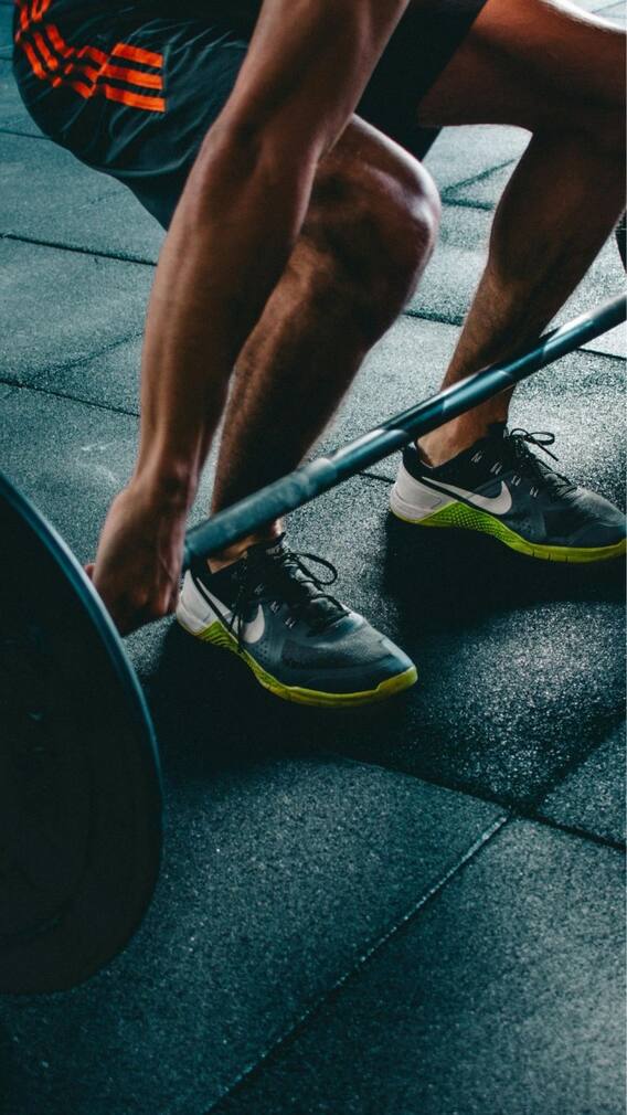 ঘণ্টার পর ঘণ্টা জিম করছেন? বিপদ আসতে পারে কীভাবে?