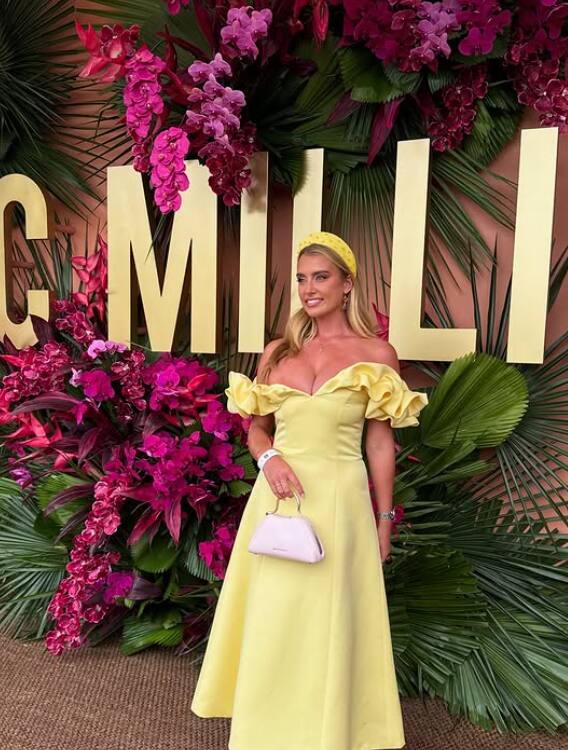 ऑस्ट्रेलिया के महान बल्लेबाज मैथ्यू हेडन की बेटी सुंदरता के मामले में किसी अप्सरा से कम नहीं हैं. उनकी बेटी का नाम ग्रेस हेडन है. ग्रेस ने हाल ही में ऋषभ पंत को अपना पसंदीदा क्रिकेटर बताया था.