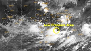 Weather Updates: బంగాళాఖాతంలో అల్పపీడనం, ఏపీలోని ఈ జిల్లాల్లో భారీ వర్షాలు.. విశాఖ, అల్లూరి జిల్లాల్లో స్కూళ్లకు సెలవు