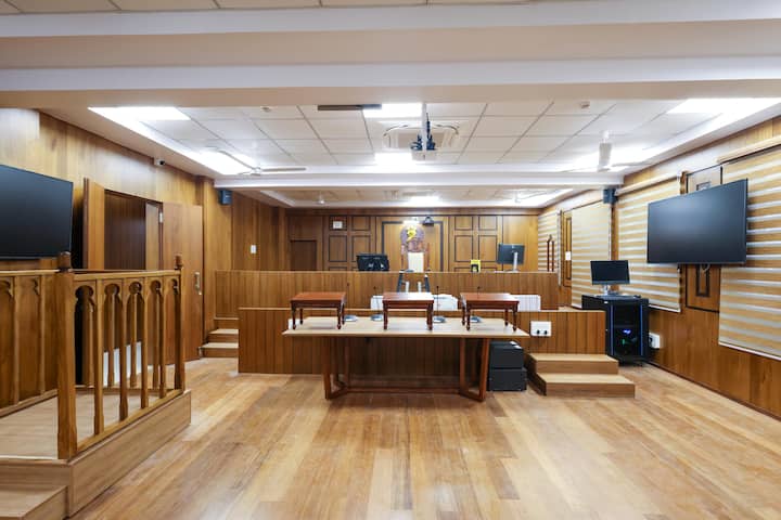 सीपीआरसमोर दीडशे वर्ष जुन्या इमारतीमध्ये सर्किट बेंच सुरु होत आहे.