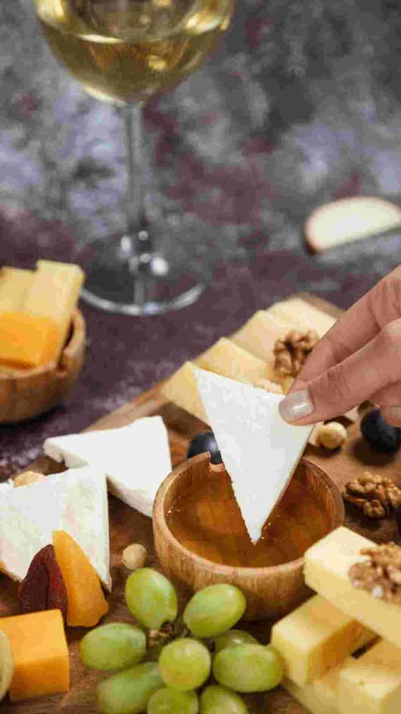 पनीर और चीज में क्या अंतर होता है?