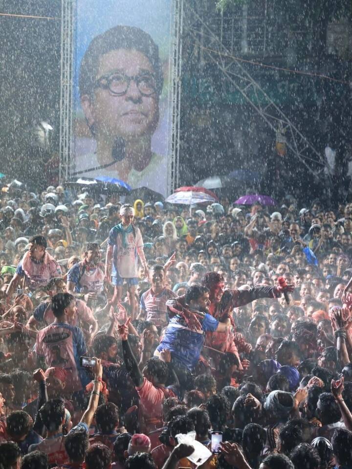 अविनाश जाधव हे पूर्णवेळ पावसात भिजत गोविंदा पथकांना प्रोत्साहन देत होते. जय जवान गोविंदा पथक 10 थर रचत असताना अविनाश जाधव त्यांचे मनोबल सातत्याने वाढवत होते.