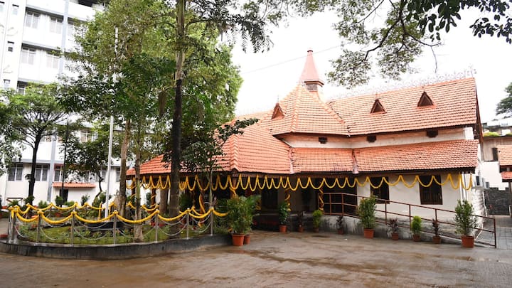 कोल्हापूर सर्किट बेंचचा लोकार्पण सोहळा आज कोल्हापुरातील मेरी वेदर ग्राऊंडवर होत आहे.