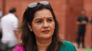 चुनाव आयोग की प्रेस कॉन्फ्रेंस पर आई उद्धव ठाकरे गुट की प्रतिक्रिया, प्रियंका चतुर्वेदी बोलीं- 'ये सिर्फ बीजेपी का...'