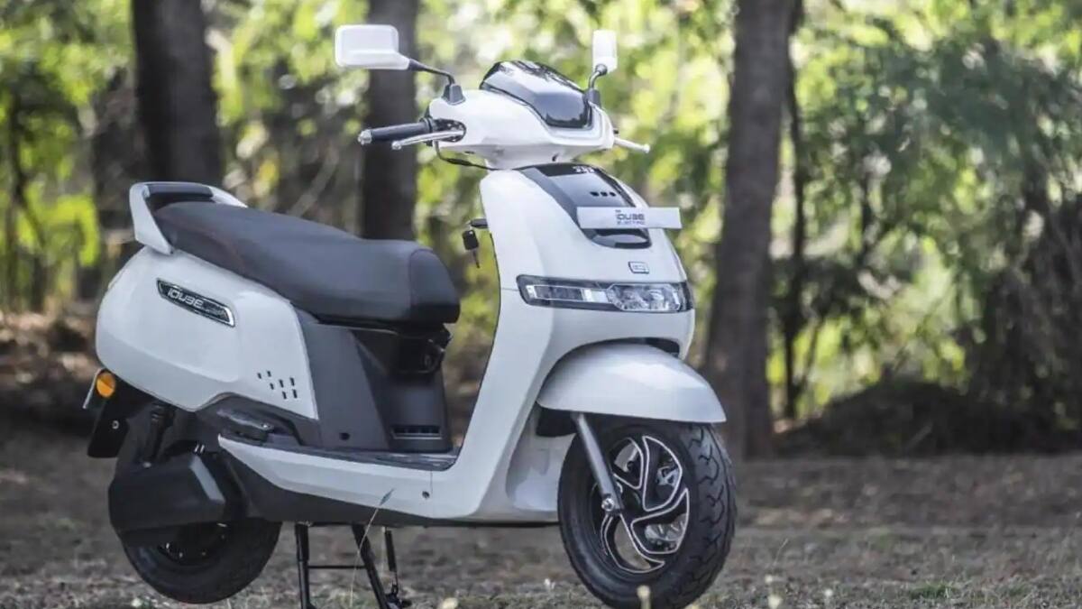 டாப் 5 இ-ஸ்கூட்டர் இதான்.. ஒரு முறை சார்ஜ் செய்தால் 212 கி.மீட்டர் போலாம் - ஓலா முதல் டிவிஎஸ் வரை!