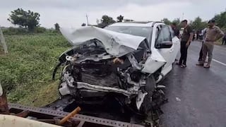 गुजरात के सुरेंद्रनगर में भीषण सड़क हादसा, 2 गाड़ियों की टक्कर में 8 लोगों की मौत