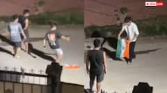 Video: सड़क पर गिरे भारतीय झंडे को लात मारते नज़र आए युवक, वीडियो वायरल