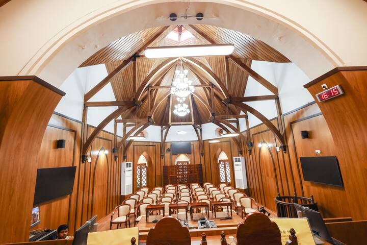 मुख्यमंत्री देवेंद्र फडणवीस, उपमुख्यमंत्री अजित पवार, उपमुख्यमंत्री एकनाथ शिंदे, कोल्हापूरचे पालकमंत्री प्रकाश आबिटकर यांच्यासह सहा जिल्ह्यातील वकीलही उपस्थित असणार आहेत.