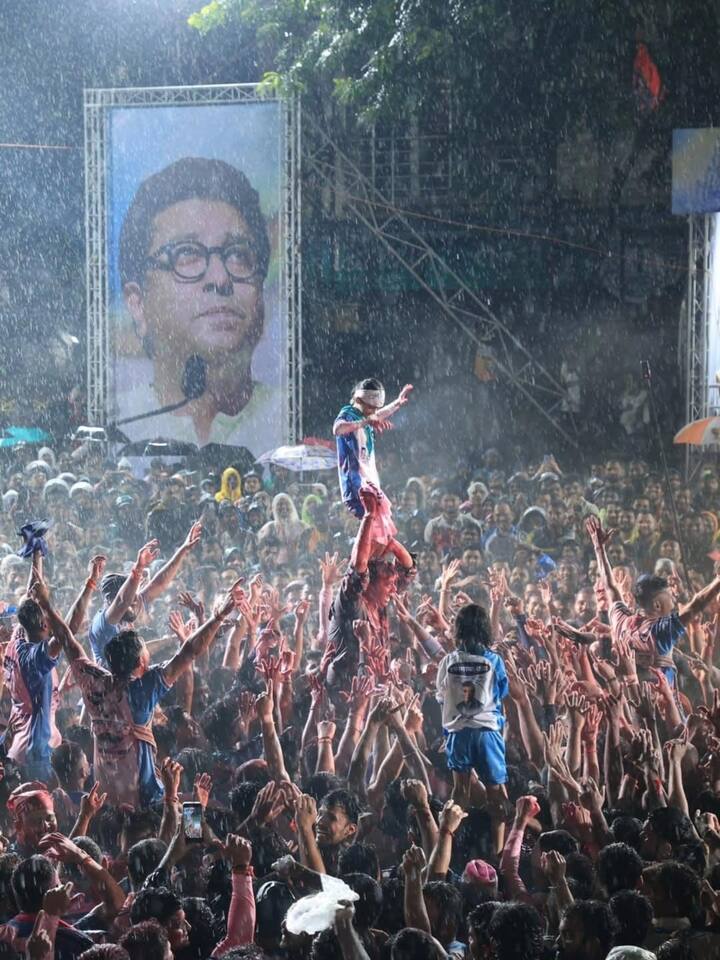 जय जवान गोविंदा पथकाने घाटकोपर आणि ठाण्यात दोन ठिकाणी 10 थरांचा मनोरा रचून दाखवला.