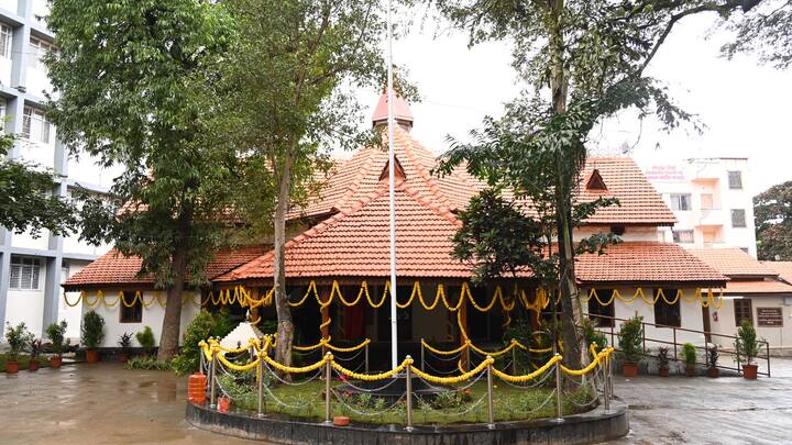 देशाचे सरन्यायाधीश भूषण गवई, मुंबई उच्च न्यायालयाचे न्यायमूर्ती अलोक अराध्ये, मुख्यमंत्री देवेंद्र फडणवीस, उपमुख्यमंत्री अजित पवार आणि एकनाथ शिंदे यांच्या प्रमुख उपस्थितीत हा कार्यक्रम होईल.