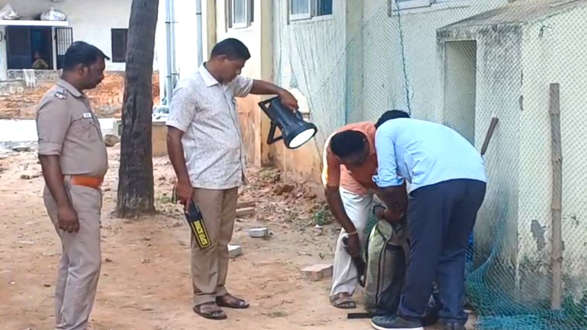 சீர்காழியில் வெடிகுண்டு மிரட்டல்: பள்ளி மற்றும் கோயிலில் பரபரப்பு!