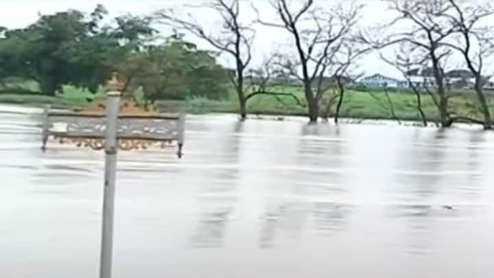 सध्या पंचगंगा नदीची पाणी पातळी 29 फूट पाच इंच इतकी आहे.