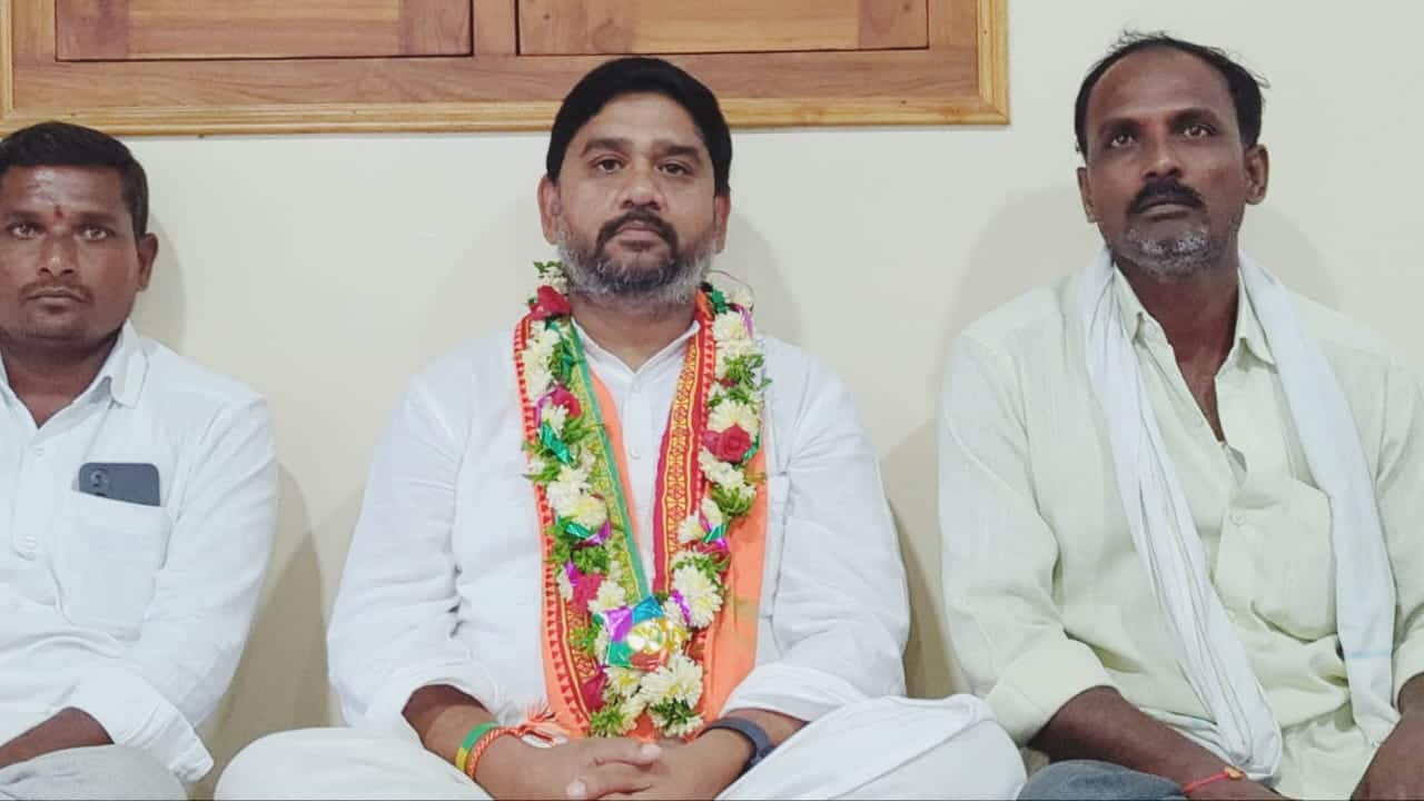 Kumaram Bheem Asifabad Latest News: కుమ్రం భీమ్‌ ఆసిఫాబాద్‌ జిల్లాలో జీవో నంబర్ 49కు వ్యతిరేకంగా పోరు తీవ్రం- నిరాహార దీక్ష ప్రారంభించిన సిర్పూర్ ఎమ్మెల్యే హరీష్ 