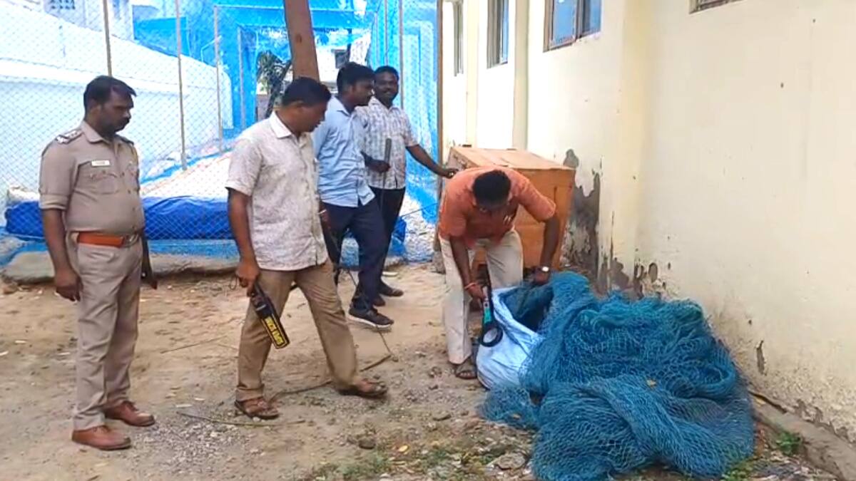 சீர்காழியில் வெடிகுண்டு மிரட்டல்: பள்ளி மற்றும் கோயிலில் பரபரப்பு!