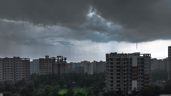 मुसळधार पावसात खालील ७ खबरदाऱ्या घेतल्यास आरोग्य सुरक्षित राहू शकतं..