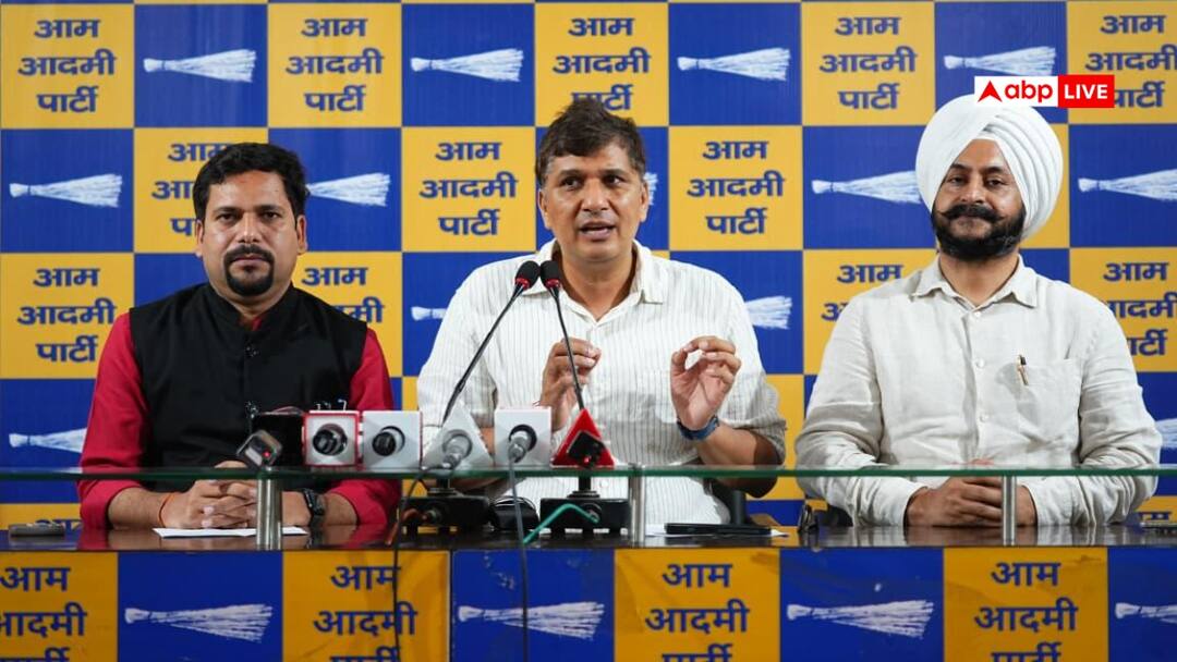 सौरभ भारद्वाज बोले, 'दिल्ली में PM मोदी की रैली फ्लॉप', संजीव झा ने क्यों की जांच की मांग? Saurabh Bhardwaj says PM Modi rally in Delhi flopped why Sanjeev Jha demand investigation सौरभ भारद्वाज बोले, 'दिल्ली में PM मोदी की रैली फ्लॉप', संजीव झा ने क्यों की जांच की मांग?